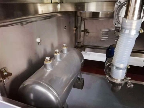 做好食用油灌裝機(jī)的日常維護(hù)與保養(yǎng)，使用十年沒(méi)毛病